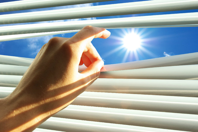 Wenn die heißen Tage kommen - Sonnenschutz für Fenster